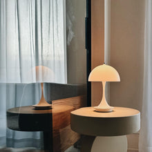 Afbeelding in Gallery-weergave laden, Louis Poulsen by Verner Panton 1971 | Panthella 160 Portable Table Lamp