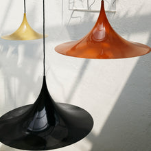 Charger l'image dans la galerie, GUBI | Semi Pendant - Medium, 47cm - Fennel Seed Gloss