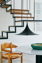 Laden Sie das Bild in den Galerie-Viewer, GUBI | Semi-Pendelleuchte (mehrere Farben erhältlich)