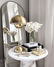 Laden Sie das Bild in den Galerie-Viewer, &TRADITION | Blumentopf VP3 von Verner Panton 1969 - Poliertes Messing