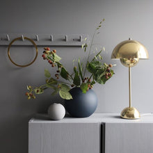 Charger l'image dans la galerie, &TRADITION | Flowerpot VP3 de Verner Panton 1969 - Laiton poli