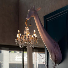 Laden Sie das Bild in den Galerie-Viewer, QEEBOO | Verliebte Giraffe – Wandlampe (Schwarz und Weiß erhältlich) 
