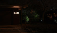 Charger l&#39;image dans la galerie, LUMO-Beleuchtung | Moderne beleuchtete Hausnummer 5&quot; (Außenbereich) - Silber/gebürstetes Aluminium 
