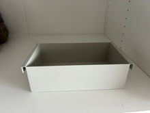 Charger l&#39;image dans la galerie, FERM LIVING | Plant Box Container (Grey Ex display)
