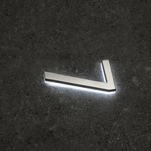 Afbeelding in Gallery-weergave laden, LUMO Lighting | Illuminated LED Address Number 5&quot; (Outdoor) - Silver/Brushed Aluminum
