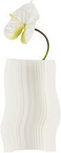 Charger l&#39;image dans la galerie, Ferm Living Moire Vase - Off White - Small
