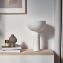 Ladda upp bild till gallerivisning, NEW WORKS | Kizu bordslampa - vit marmor, stor
